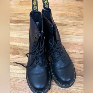 Dr.Martens Classic Combat Boots